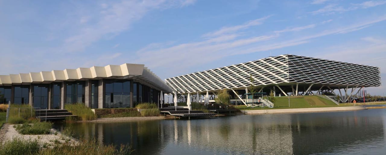 adidas halftime Multifunktionsgebäude