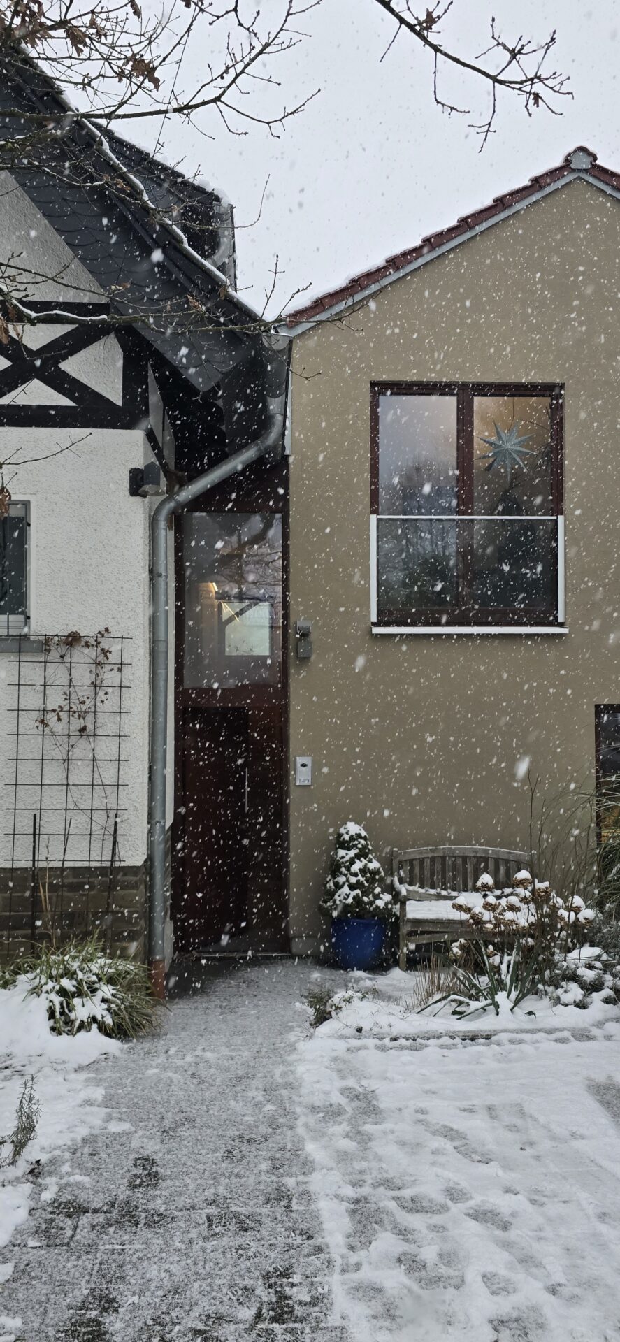 Büroanbau im Schnee